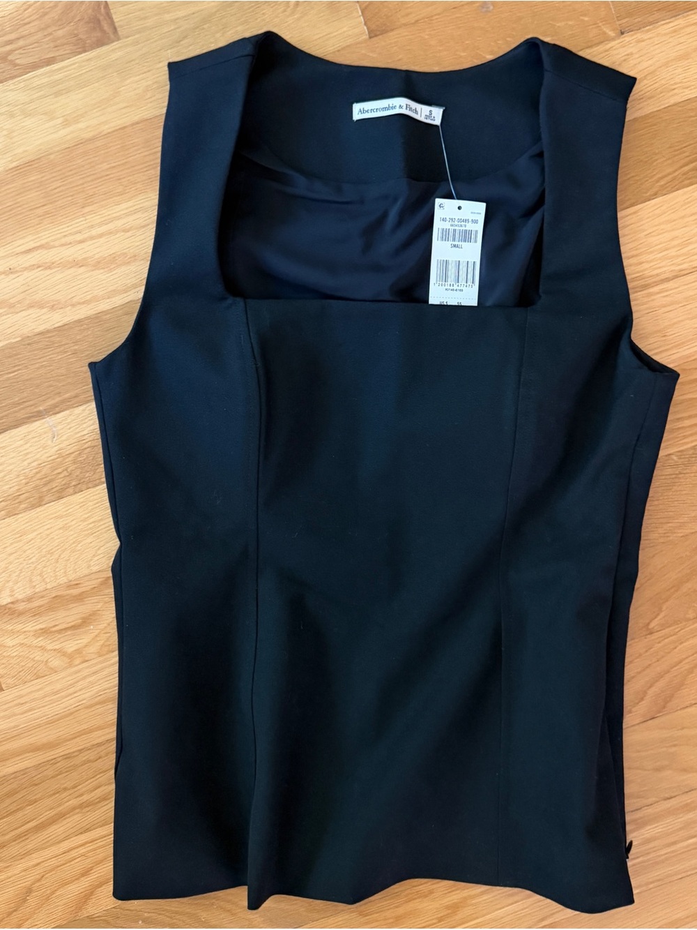Abercrombie & Fitch Black 
Square-Neck Tank Top